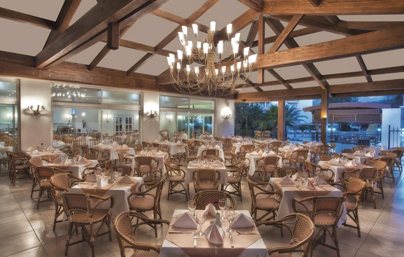 Akka Claros Hotel ケメル エクステリア 写真